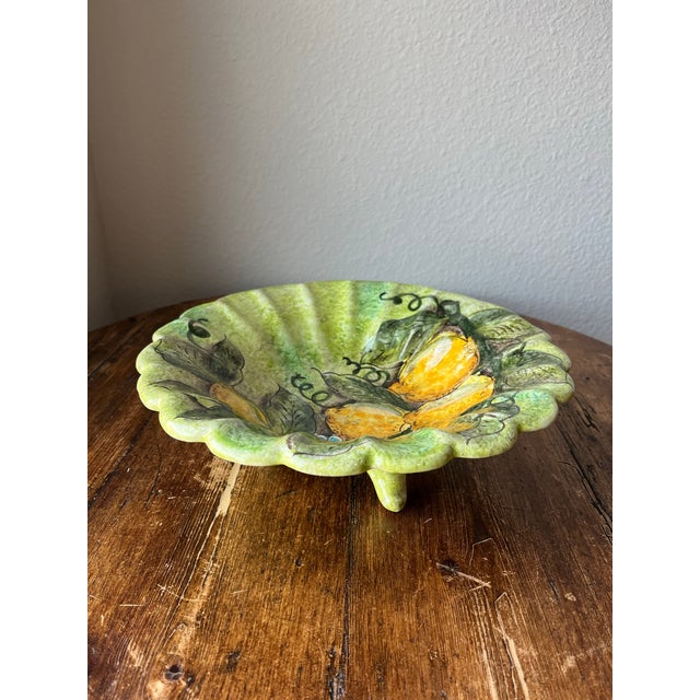 Traditional Late 20th Century Dipinto Positano Italy Terracotta Tripod Footed Scalloped Edge Bowl Platter 11” For Sale - Image 3 of 10