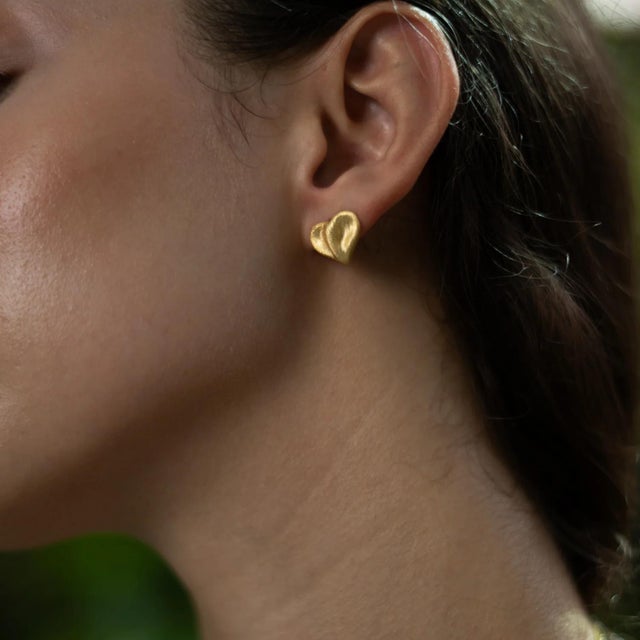Golden Heartbeat Stud Earrings, A Pair For Sale In Miami - Image 6 of 7