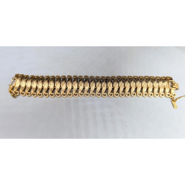 Mid-Century Modern Vintage 1960s Signed Monet Goldtone Articulated Bracelet For Sale - Image 3 of 11
