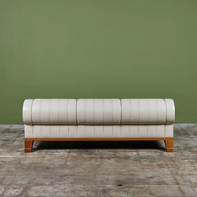 Leon Krier Aries Leather Sofa for Giogetti For Sale - Image 4 of 18