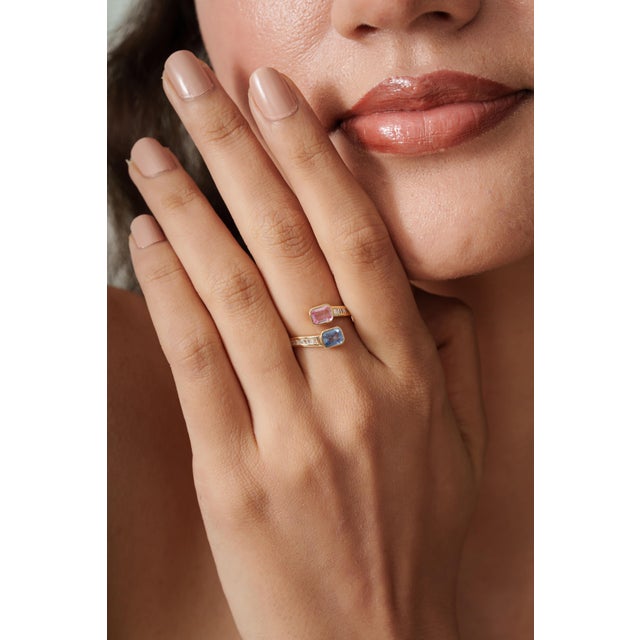 Blue Pink & Blue Toi Et Moi 1 Carat Sapphire Ring in 14k Yellow Gold Size 6.5 For Sale - Image 8 of 15
