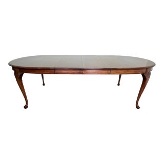 Late 20th Century Vintage Pennsylvania House Solid Walnut Queen Anne Dining Table For Sale