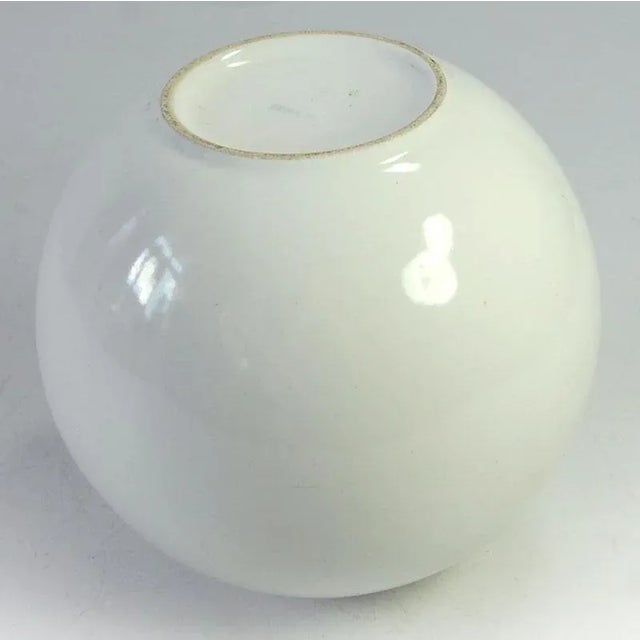 1980s Postmodern White Ceramic Ball Vase, 1980s For Sale - Image 5 of 8