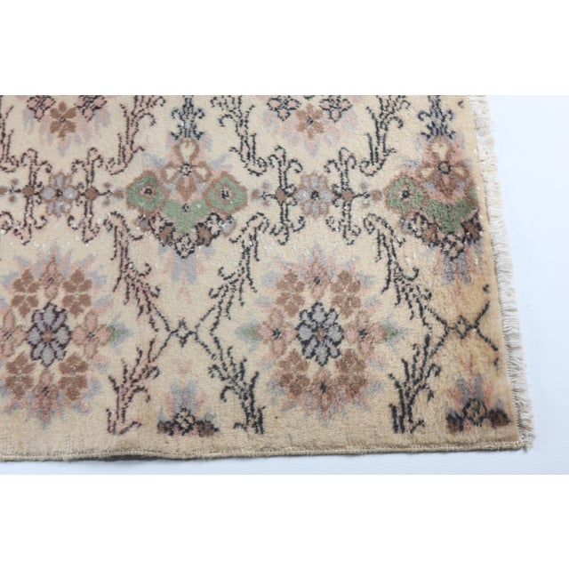 Cream 1980s Hand Knotted All Over Design Vintage Floor Rug For Sale - Image 8 of 12