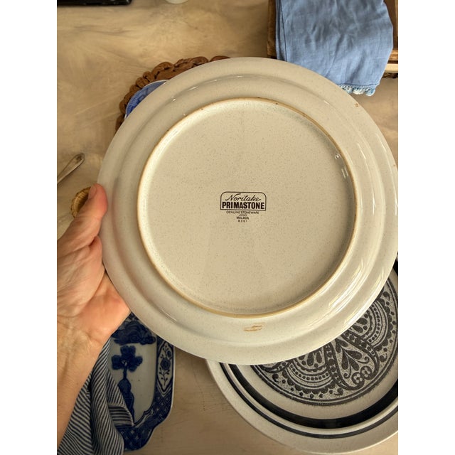 1970s Set of 5 Noritake Primastone Dinner Plates – Malaga Pattern – Vintage Stoneware – 10.5 Inch Diameter For Sale - Image 5 of 12