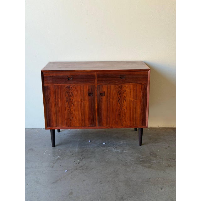 Mid-Century Danish Rosewood Sideboard by Brouer Møbelfabrik – Vintage Scandinavian Credenza For Sale - Image 4 of 10