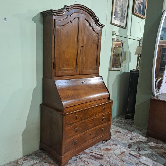 Antique Walnut Drop-Front Secretary, in Good conditions. Designed before 1890