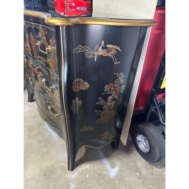 Drexel Pair of Vintage Drexel Heritage Chinoiserie Bombe Dressers For Sale - Image 4 of 8