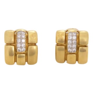 Marlene Stowe Diamonds 18k Gold Grooved Rectangle Clip on Earrings For Sale