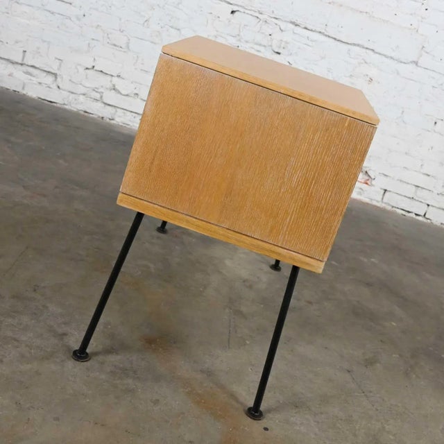 Goldenrod Vintage Mid-Century Modern Mengel Limed & Cerused Oak Telephone Bench by Raymond Loewy For Sale - Image 8 of 13