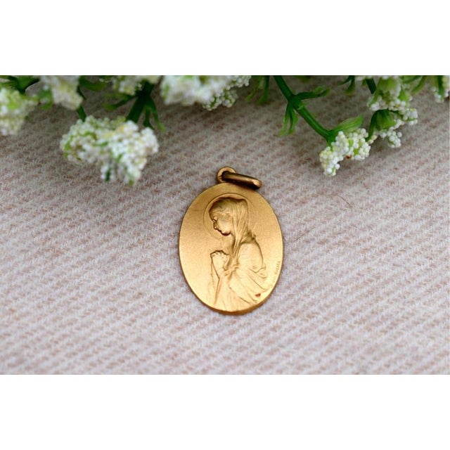 19.2k Gold Our Lady Pendant For Sale - Image 5 of 6