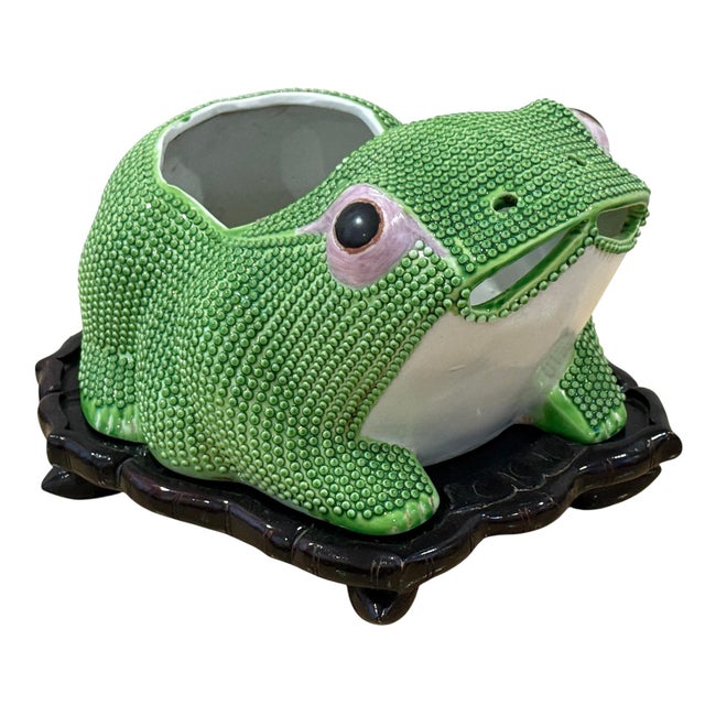 French Antique Chinese Export Frog Jardiniere on Stand For Sale - Image 3 of 12