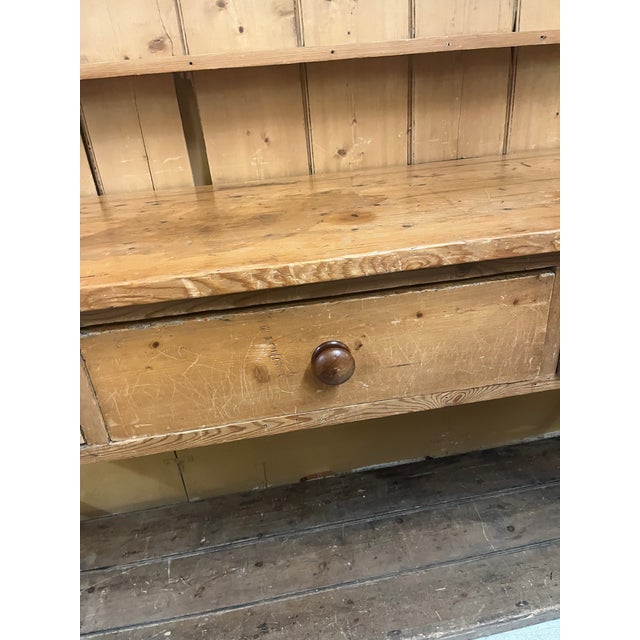 English Late 19th Century Pine 2 Piece Hutch For Sale - Image 3 of 9