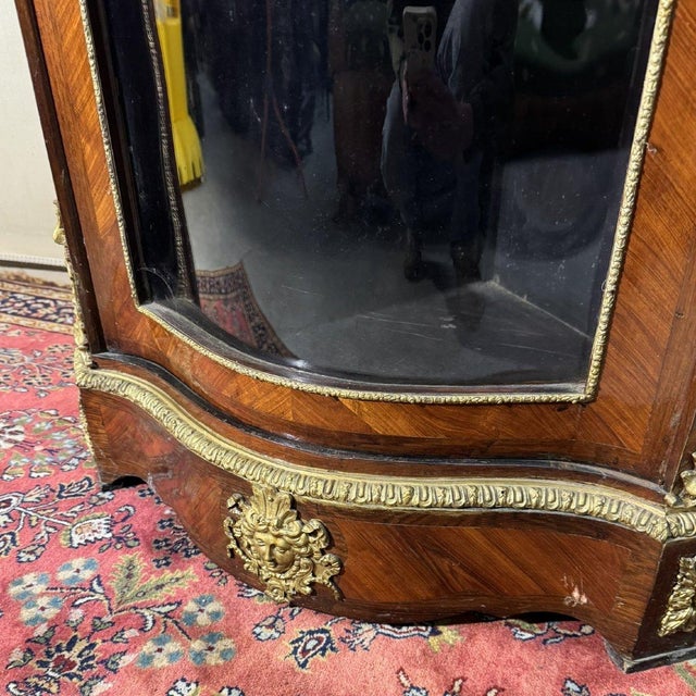 Louis XIV Curved Corner Cabinet, 1920s For Sale - Image 4 of 8
