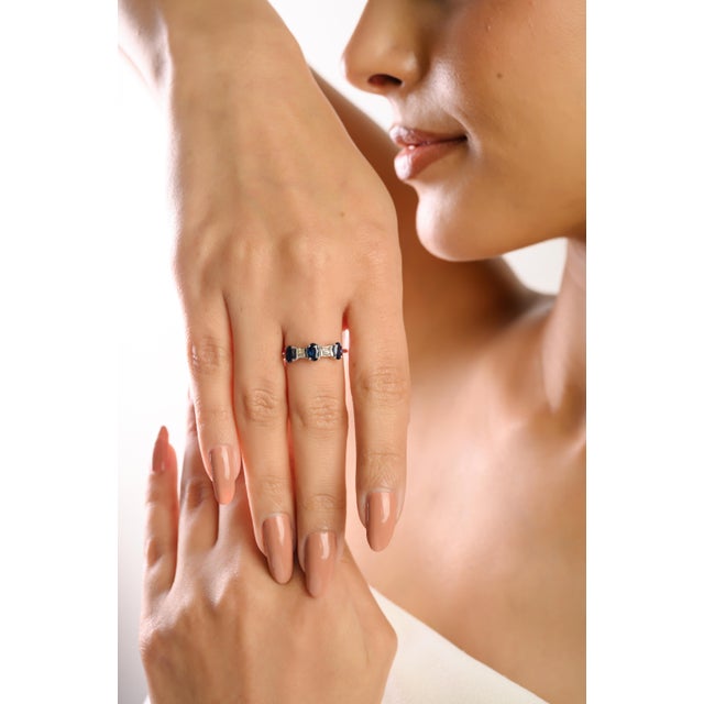 Navy Blue Vintage Style Blue Sapphire and Diamond Three Stone Ring Size 9 in 14k White Gold For Sale - Image 8 of 13