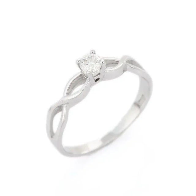 18k White Gold Twisted Band Brilliant Diamond Ring for Women Size 7 For Sale