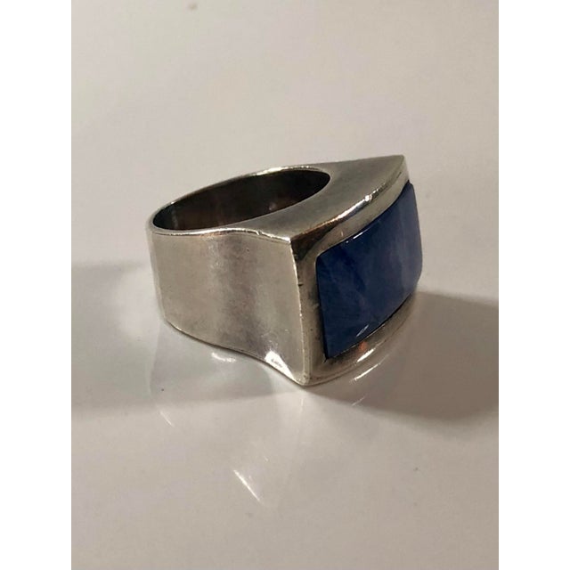 Contemporary 1990s Peruvian Sodalite Sterling Silver Cocktail Ring, Size 7.25 For Sale - Image 3 of 11