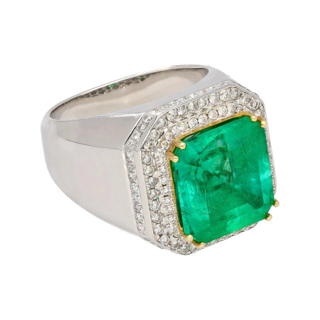 2010s GRS 9.54 Carat Colombian Emerald Insignificant Oil and Diamond Halo Mens Ring, Size 8.5 For Sale - Image 5 of 11