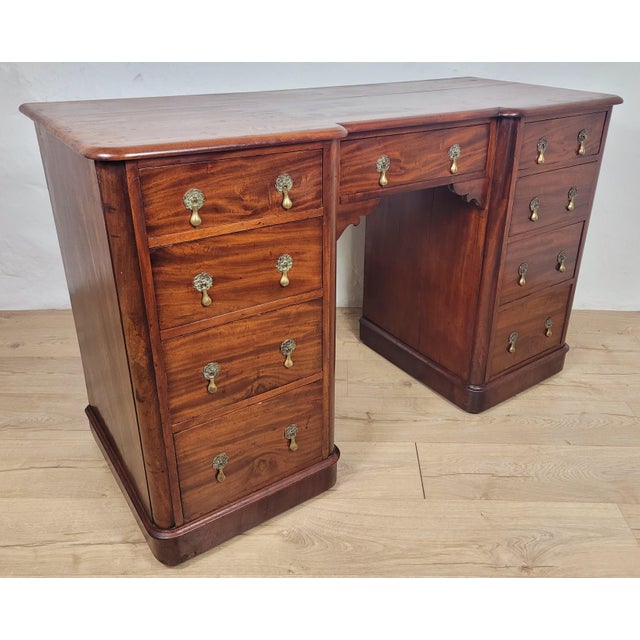 English Victorian Writing Desk in Mahogany, 1890 For Sale - Image 3 of 18