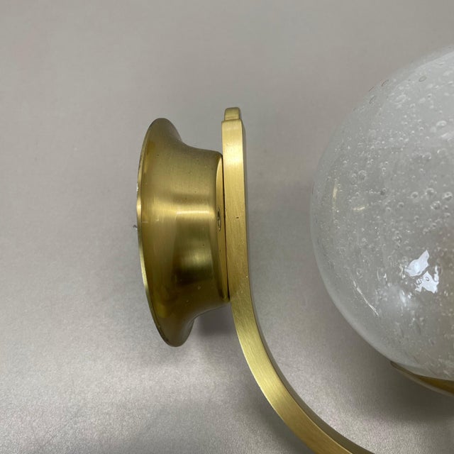 1970s Minimalist Brass and Glass Ball Wall Light Sconces, Italy 1970s, Set of 2 For Sale - Image 5 of 17