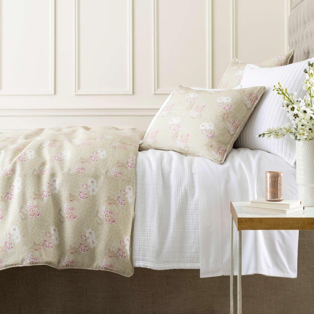 Pine Cone Hill Pine Cone Hill by Annie Selke Boyfriend White Matelasse Coverlet, Queen For Sale - Image 4 of 6