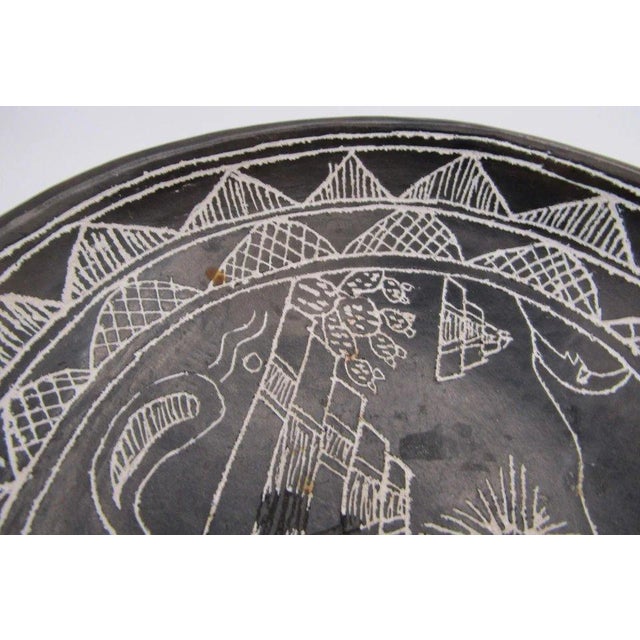 1910s Diaguita Black and White Etched Three Footed Ceramic Bowl From Northern Chile For Sale - Image 11 of 11
