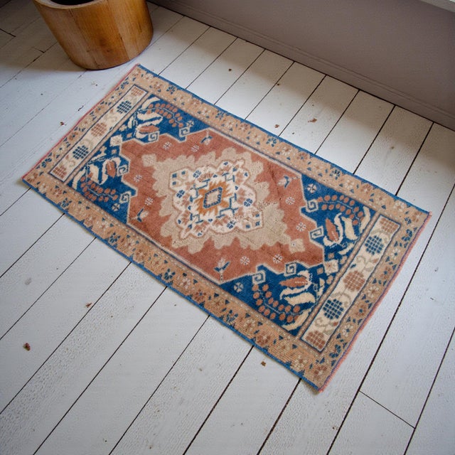 Vintage Oushak Turkish Rug 2x3 Small Hand-Knotted Wool Boho Entry Mat 1'8"x3'3" This exquisite hand-knotted Oushak rug...