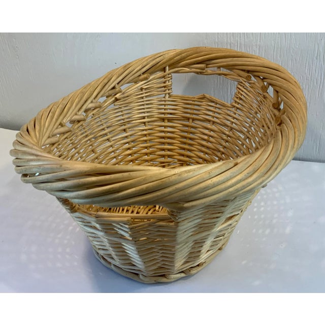 Vintage Wicker Oval Shaped Basket For Sale - Image 4 of 9