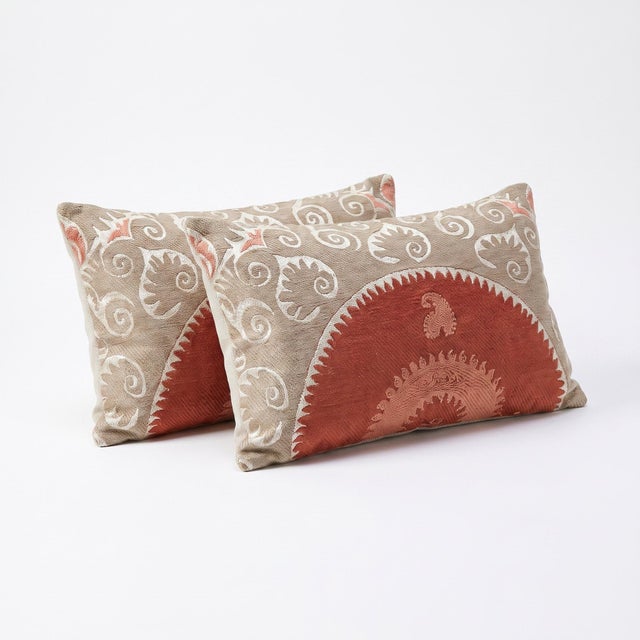 Mid-Century Modern Uzbek Suzani Bedding Pillow Cover 17'' X 30'' - Set of Two For Sale - Image 3 of 4