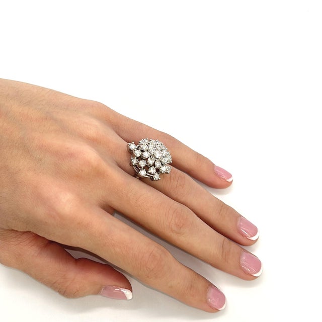 Metal 14k White Gold Diamond Cluster Cocktail Ring - Size 5.25 For Sale - Image 7 of 7