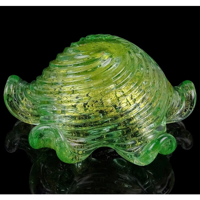 Vintage Barovier Toso Murano Green Bubbles Gold Flecks Italian Art Glass Flower Star Shape Bowl For Sale - Image 9 of 9