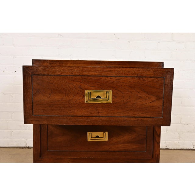Brown Henredon Style Mid-Century Modern Campaign Oak Nightstand, Circa 1970s For Sale - Image 8 of 14
