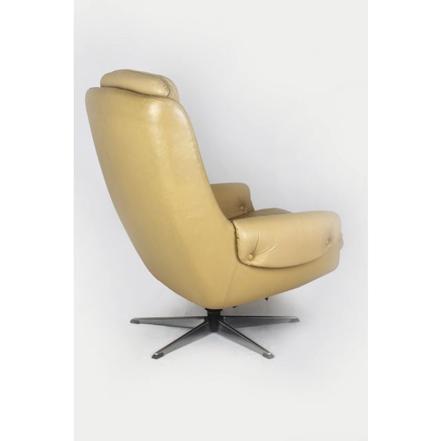 Vintage Finnish Leather Swivel Lounge Chair with Adjustable Recline from Peem, 1970s For Sale - Image 9 of 13