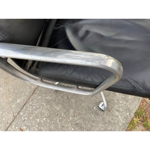 Animal Skin Vintage Soft Pad Executive Chair Ea437 Black Leather Attributed to Herman Miller For Sale - Image 7 of 12