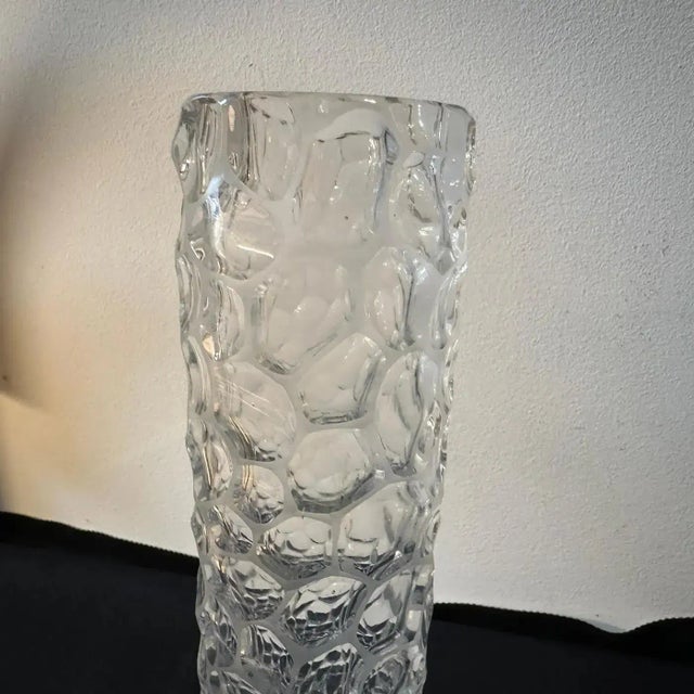 1970s Modernist Hammered Clear Glass Italian Cylindrical Vase For Sale - Image 6 of 10