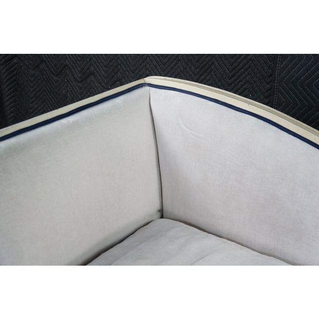 Baker Furniture Company Mid-Century Baker Furniture Louis XVI Style Upholstered Recamier Chaise Lounge For Sale - Image 4 of 18