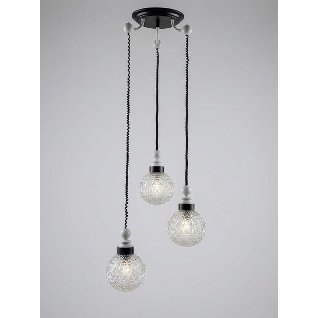 1960s Authentic Mid-Century Italian Crystal Cluster Chandelier – Faceted Spherical Glass, 1960s Modern Lighting For Sale - Image 5 of 7
