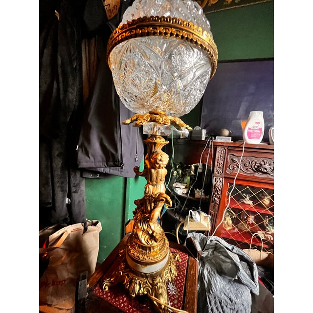 Hollywood Regency Vintage French Hollywood Regency Gold Cherub Crystal Glass Globe Table Lamp For Sale - Image 3 of 11