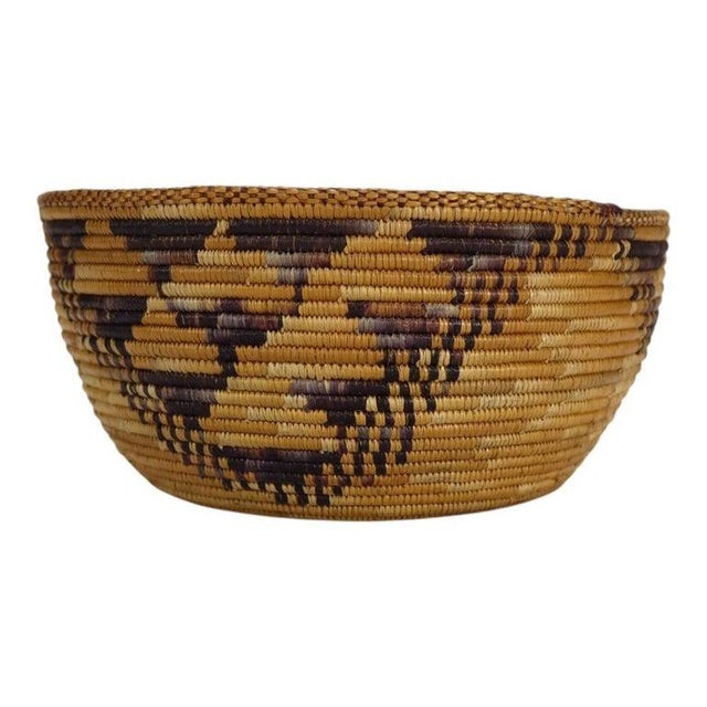 Native American Southwest Native American Navajo Geometrical Woven Basket C1910 For Sale - Image 3 of 8