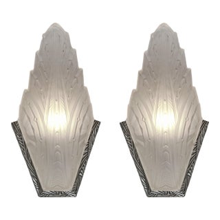 French Art Deco Wall Sconces by Verreries Des Hanots 1925 France - A Pair For Sale