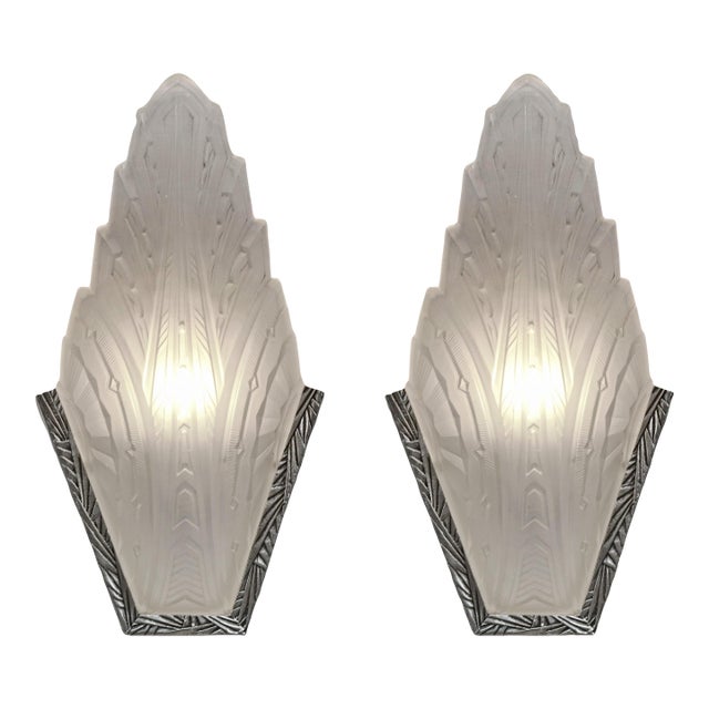 French Art Deco Wall Sconces by Verreries Des Hanots 1925 France - A Pair For Sale