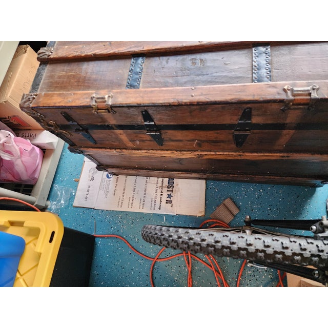 Antique Flat-Top Steamer Trunk With Original Excelsior Lock | Circa 1895–1915 For Sale - Image 17 of 18