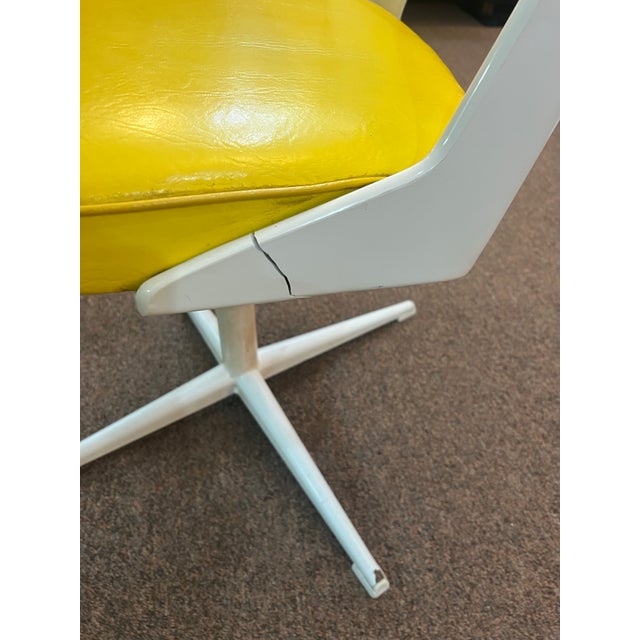 1960s Mid Centiury Modern Dining Table and 3 Colorful Chairs by Daystrom For Sale - Image 6 of 12