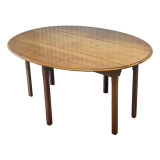 Vintage Wright Table Company English Gateleg Yew Wood Drop Leaf Dining Table For Sale