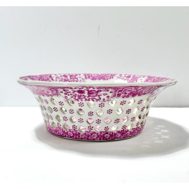 Late 20th Century Vintage Pink Chinoiserie Reticulated Porcelain Centerpiece Bowl / Decorative Fruit Bowl For Sale - Image 5 of 10