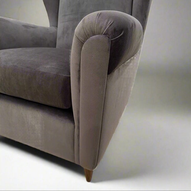 Single Italian Modernist wing chair in the style of Gio Ponti. For Sale - Image 4 of 8