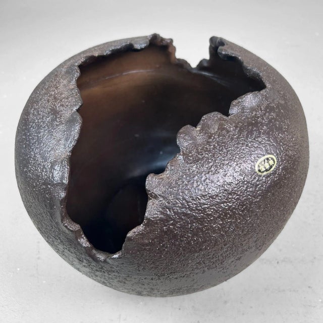 Brown Shigaraki Ceramic Sculptural Ikebana Vase, 1970s For Sale - Image 8 of 17