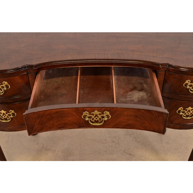 Wood Henredon Queen Anne Mahogany Kidney Shaped Desk or Vanity For Sale - Image 7 of 17