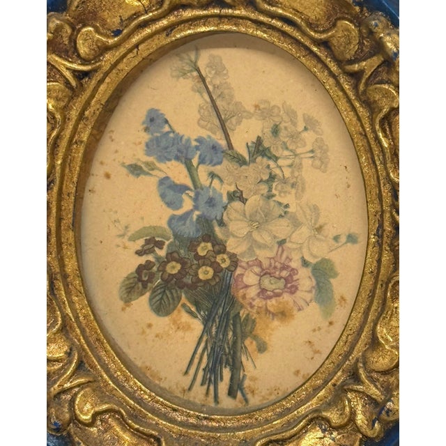 Mid‑20th Century European Ornate Rococo‑Style Ceramic Oval Frame — Painted Gold & Blue With Floral Botanical Silk‑Screen Print For Sale - Image 4 of 12