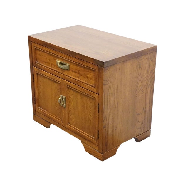 THOMASVILLE FURNITURE Kallista Collection Contemporary Transitional 27" Cabinet Nightstand 25812 24" High 27" Wide 18"...